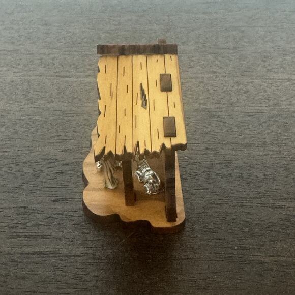 Nativity Made from Italian Olive Wood Handcrafted by Clarisse Sisters of Alabano - Picture 9 of 13